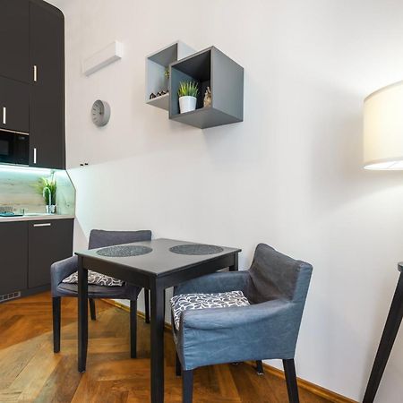 Awesome Stay Studios براغ المظهر الخارجي الصورة