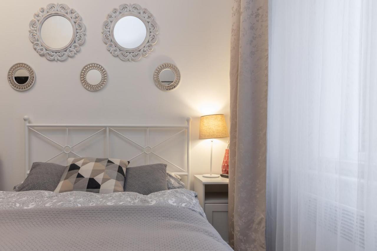 Awesome Stay Studios براغ المظهر الخارجي الصورة
