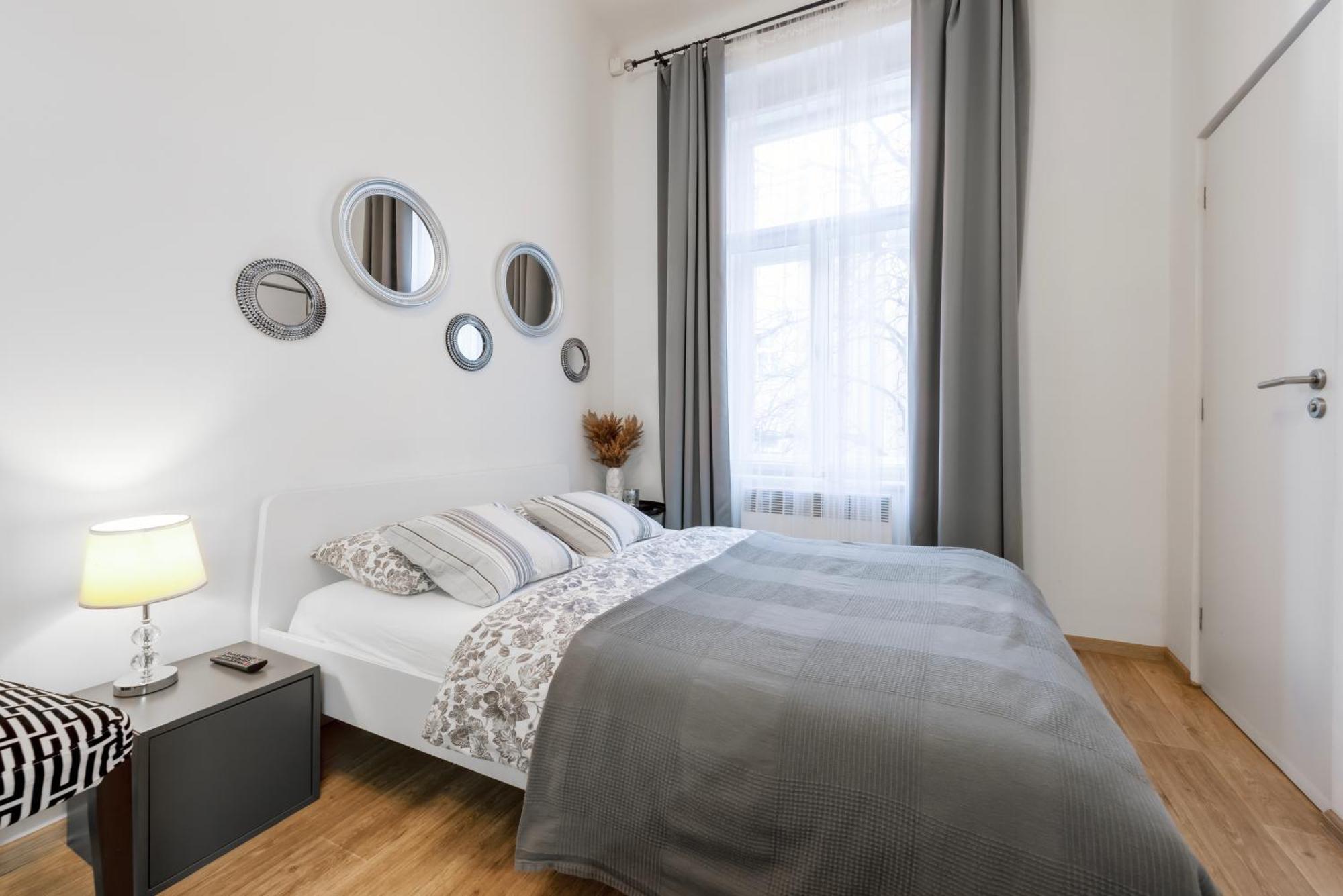 Awesome Stay Studios براغ المظهر الخارجي الصورة